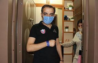 Karantinadaki vak’alara "kırmızı" bileklik...