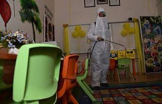 Karesi Belediyesi okulları dezenfekte etti