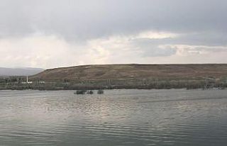 Kars’ta baraj kapakların açılınca su seviyesi...