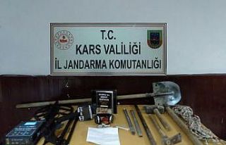 Kars’ta defineciler suçüstü yakalandı