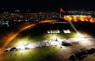 Kayaşehir’de gezen sinema tırı ile açık havada...