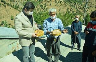 Kaymakam Uçar, Korucak Balını tattı