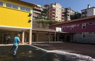 Kdz.Ereğli’de okul bahçeleri temizleniyor