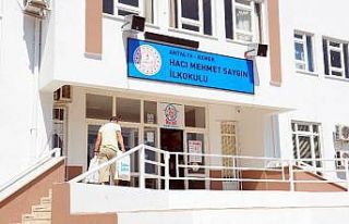 Kemer Belediyesi’nden kırtasiye yardımı