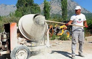 Kemer Belediyesi’nden yol çalışmaları