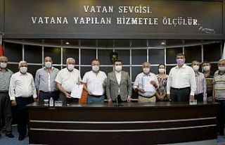Kepez’den inşaat malzemecileri esnafına tapu