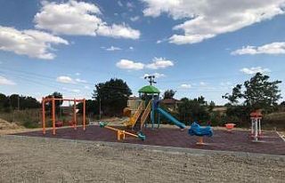Kırsal mahalleler çocuk parkları ile donatılıyor
