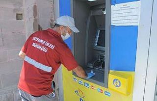 Kırşehir Belediyesi, artan vakalar sonrasında dezenfekte...