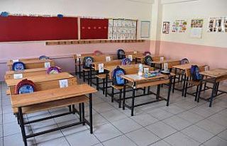 Kırtasiye setleri bu yıl da Uğur Başkan’dan