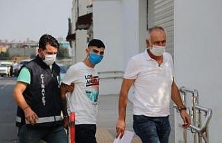 Kız arkadaşının bindiği otomobili takip etti...