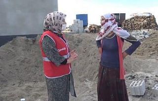 Kızılay’dan çadırda barınan engelli aileye...