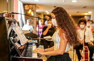 Kızılçullu gençlerinden 30 Ağustos resitali