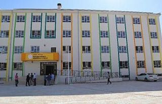 Kızıltepeli iş adamı ilçesine 24 derslikli lise...