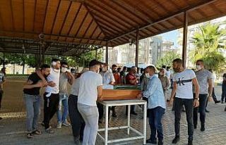 Kızının tabutunu bile omuzlayamadı