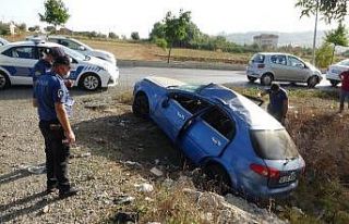 Komiser yardımcısı ve mühendis eşi kazada yaralandı