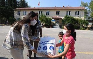 Konyaaltı Belediyesi’nden öğrencilere kırtasiye...
