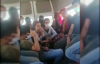 Konya’da minibüse binen 31 kişi jandarmaya yakalandı