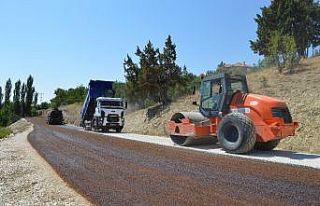 Korkuteli Yukarı Karaman yolu yenileniyor