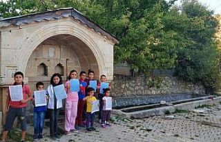 Köy çocuklarından gülümseten kayıp köpek ilanı