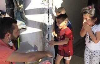 Köylerde yaşayan çocuklara doğum günü sürprizi