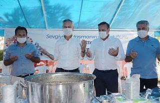 Kuşadası Belediyesi’den 6 bin kişiye aşure ikramı