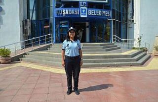 Kuşadası Belediyesi’nin bayan zabıtasından engelli...