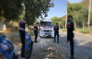 Kuşadası jandarması toplu taşıma araçlarında...