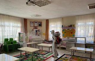 Kuşadası’ndaki okullarda dezenfeksiyon işlemi...