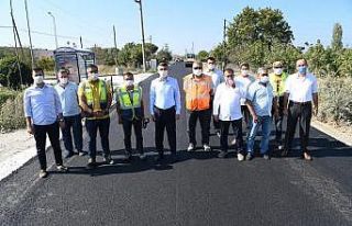 Lapseki’de sahil yolu asfaltlama çalışmaları...