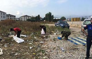 Lüks araçlı dilencilere mıntıka temizliği yaptırıldı