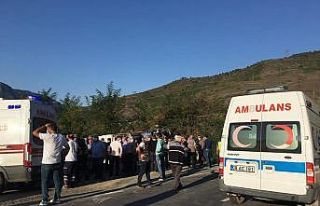 Maden işçilerini taşıyan otobüs devrildi: 1 ölü,...