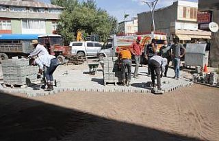 Malazgirt ara yollar parke taşıyla döşeniyor