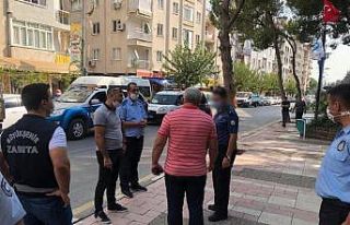 Manisa’da zabıtaya bıçaklı saldırı