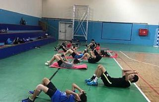 Manisalı badmintonculardan yoğun antrenman