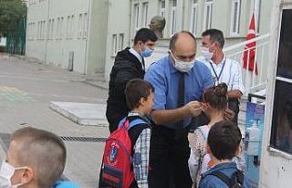 Manyas’ta Anaokulu ve 1.sınıf öğrencileri okulla...