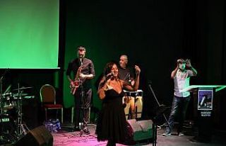 Marmaris’te şarkılar korona kahramanları için...