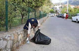 Marmaris’teki çevre temizliğinde, yere atılan...