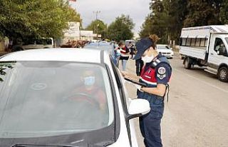 Maske takmayan 6 kişiye 5 bin 400 lira ceza