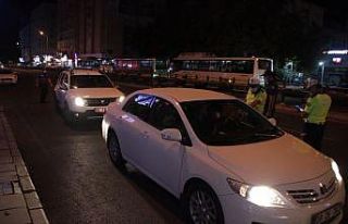 Maske takmayan vatandaştan ceza yazan polise tepki