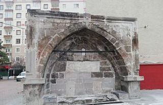 Melikgazi’de görüntü kirliliği oluşturan duvar...