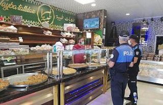 Mersin’deki yabancı uyruklu esnafa Covid-19 uyarısı