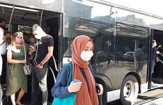 Metrobüs ve otobüslerde ayakta yolculuk devam ediyor