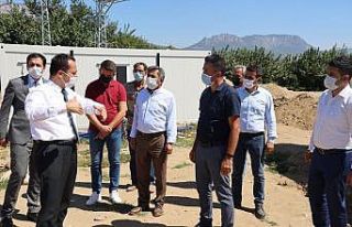 Mevsimlik tarım işçileri için hazırlanan konteyner...