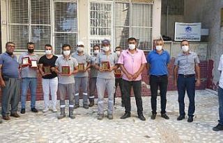 Mezitli Belediye çalışanlarına ’teşekkür plaketi’