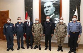 Milli Savunma Bakanı Akar, Eskişehir Valisi Ayyıldız’ı...