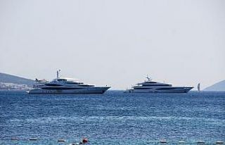 Milyon dolarlık yatlar ardı ardına Bodrum’a demir...