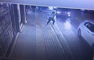 Minibüsün çarptığı kız böyle fırladı