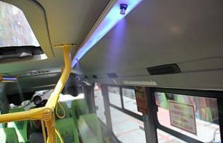 Minibüsündeki yolcuları ve kendisini Korona virüse...