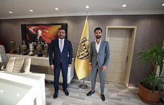 MKE Ankaragücü, Alper Potuk ile anlaştı