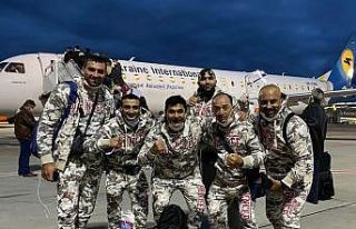 Modacı Alexandra Ceylan üzgün